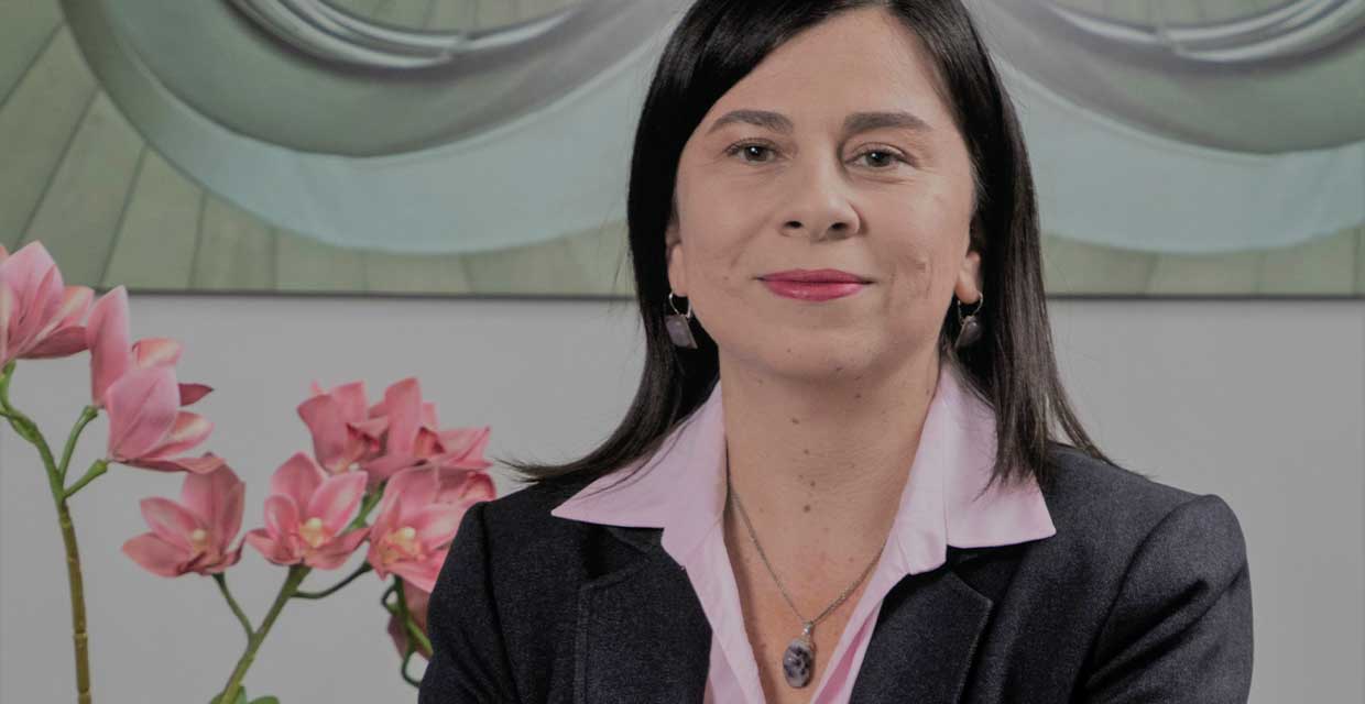 Arlene Martínez, Preparación y persistencia para liderar
