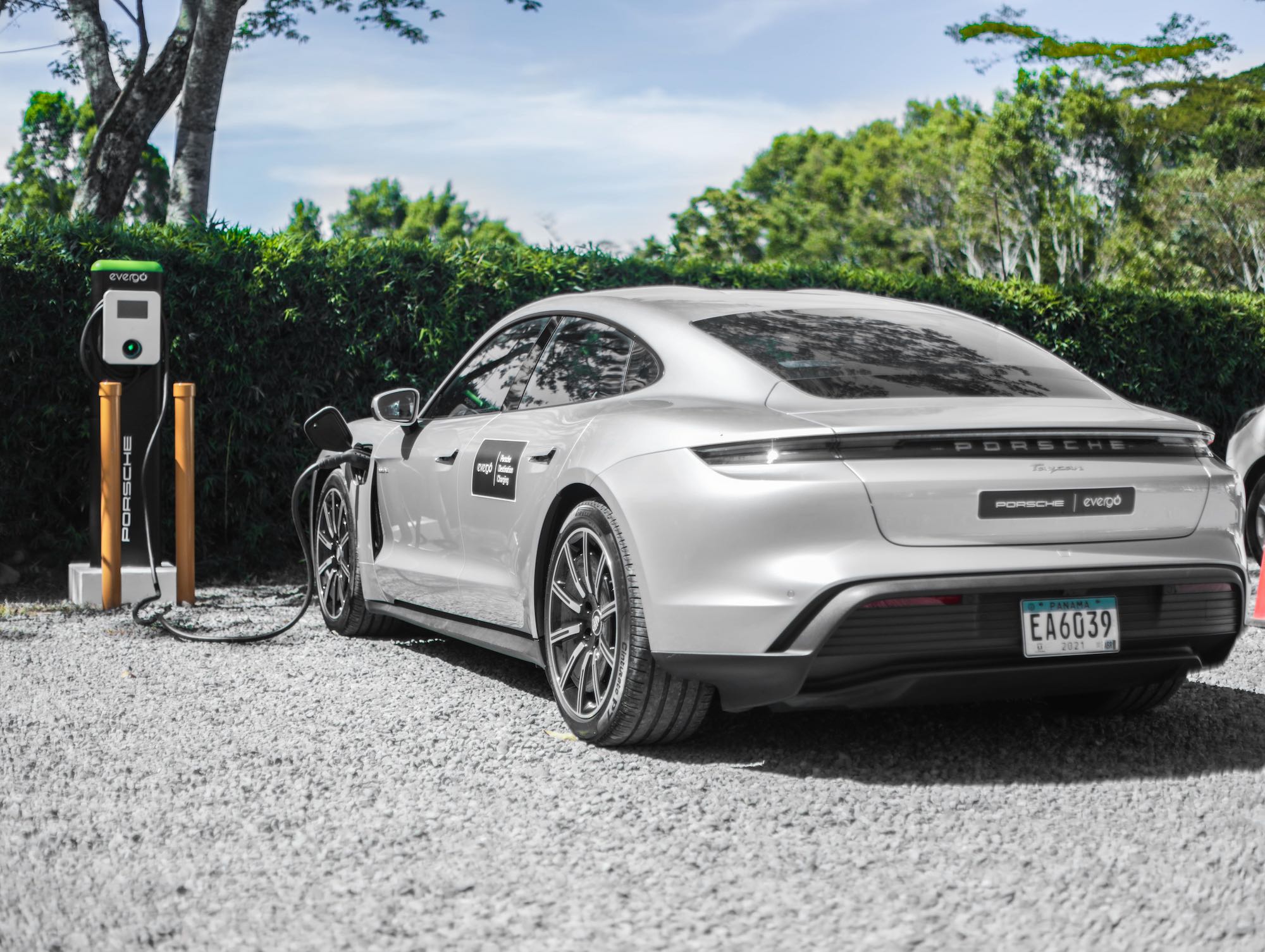 Evergo Panamá y Porsche realizan primera ruta eléctrica desde Panamá hacia Boquete