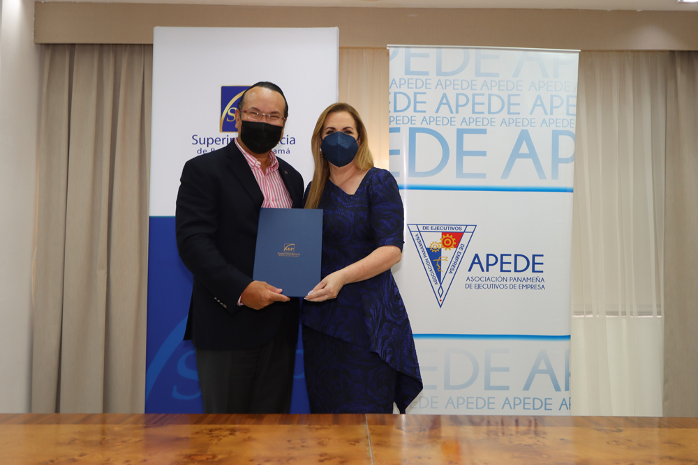 Panamá: Alianza entre APEDE y SBP fortalecerá la promoción de la educación financiera