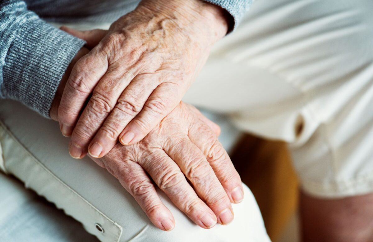 Apoyo familiar es crucial para el bienestar del paciente con Parkinson