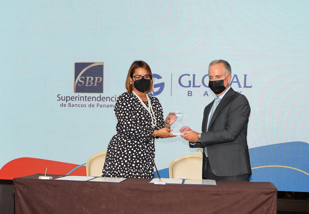 Global Bank y la Superintencia de Bancos de Panamá firman acuerdo para impulsar la educación financiera