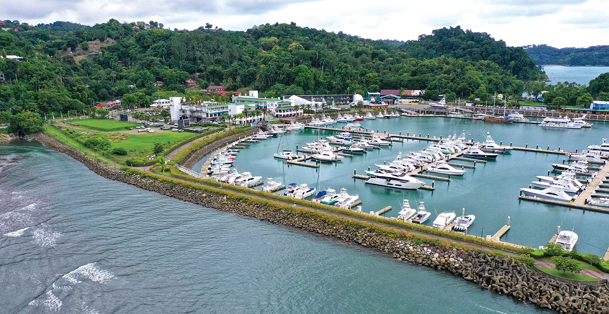 Marina Pez Vela, De la mano con la comunidad