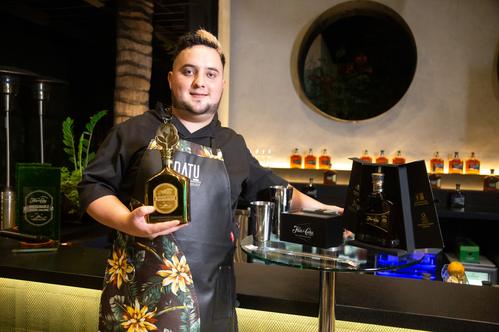 Ron Flor de Caña corona a Olman Villalobos como el bartender más sostenible de Costa Rica