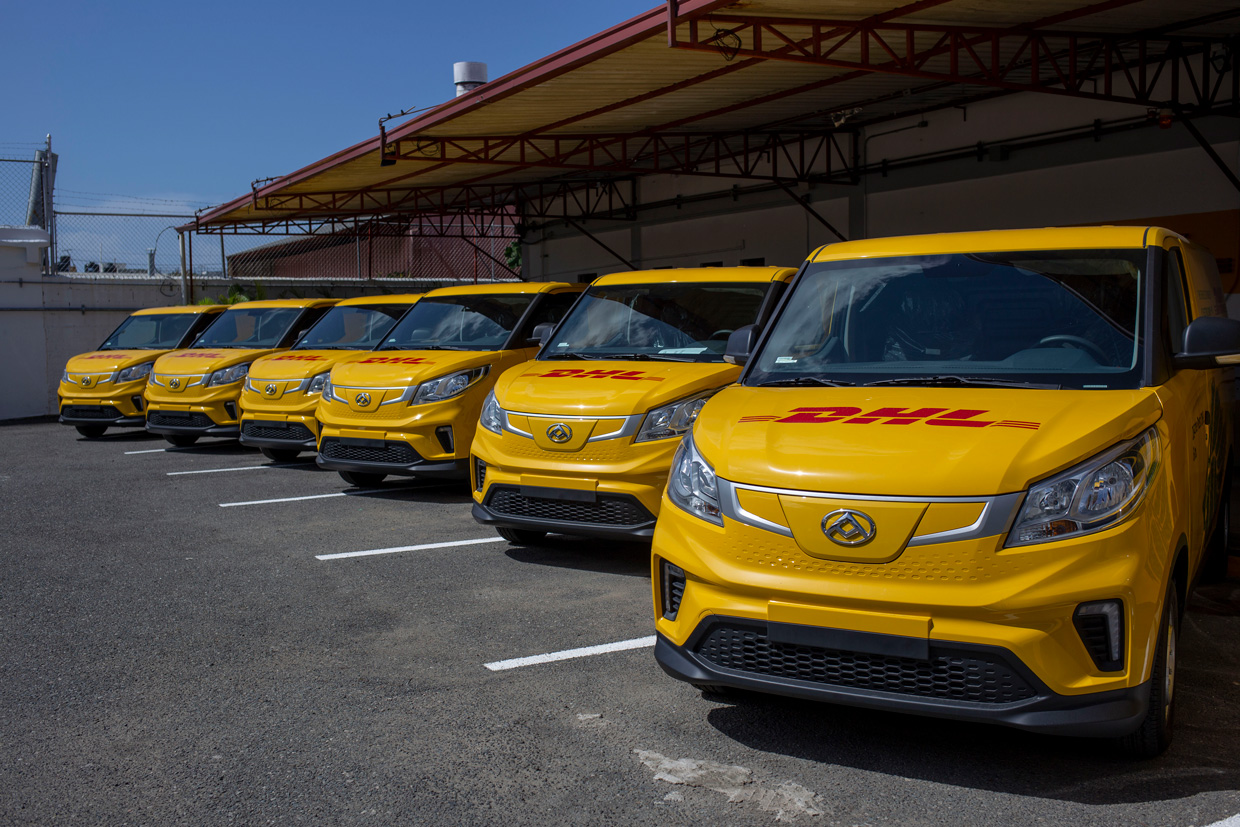 DHL Express se convierte en primera compañía logística con vehículos eléctricos en República Dominicana