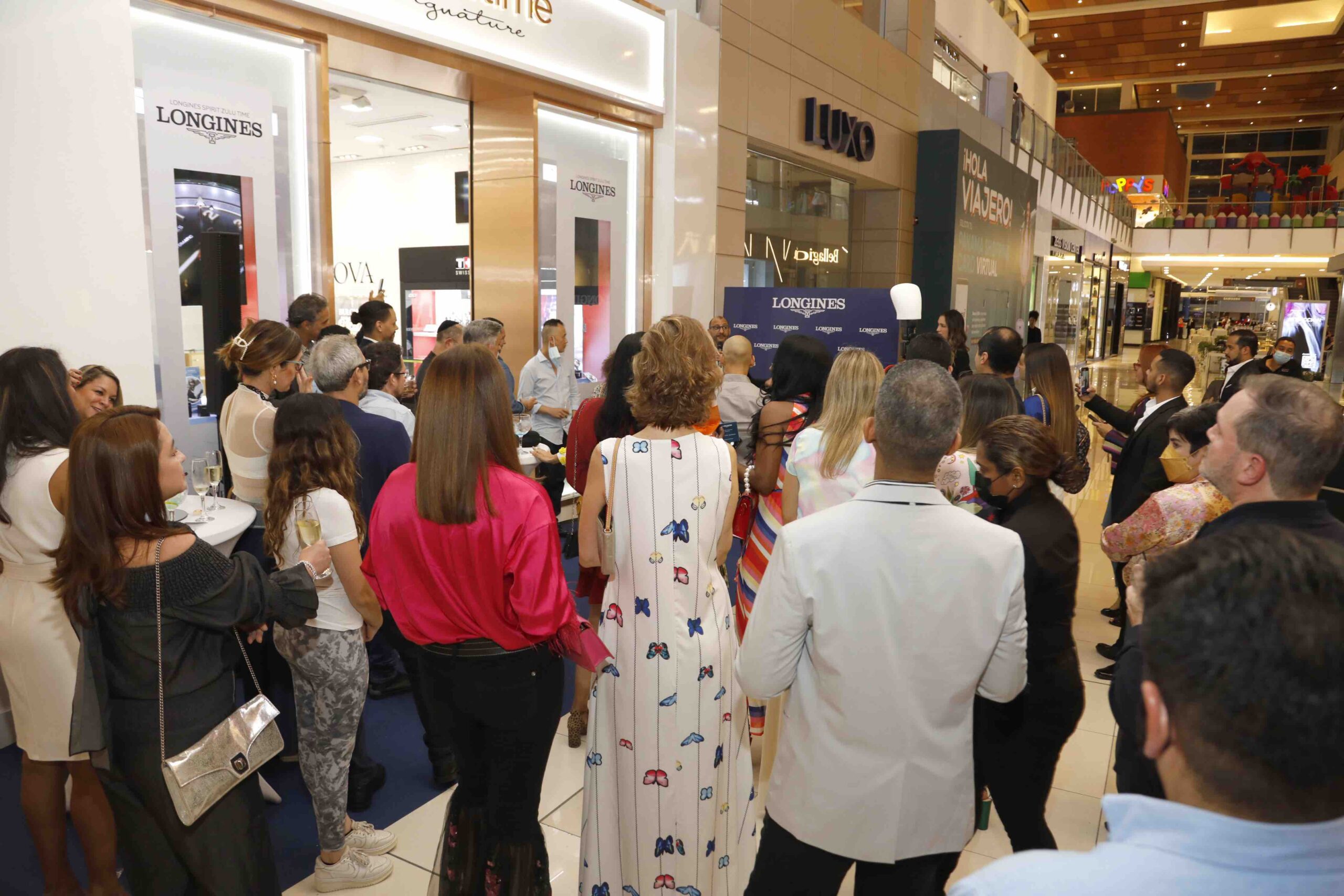 WorldTime Signature inaugura renovado espacio premium de LONGINES