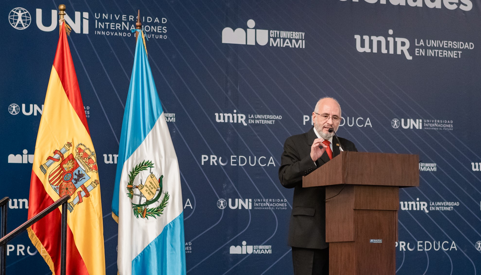 José Alejandro Arévalo dirigirá la Universidad InterNaciones  enfocado en el estudiante como centro de la formación