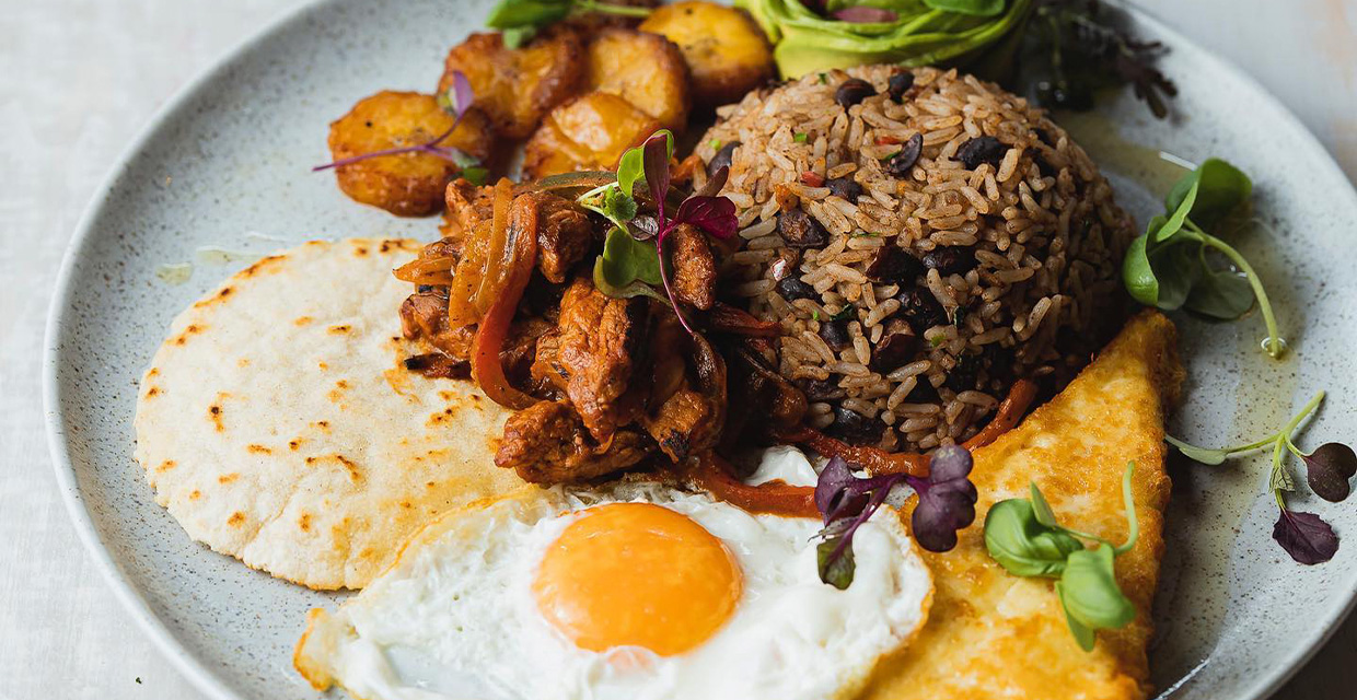 AvoGarden: amplía su oferta de desayuno, brunch y cocteles