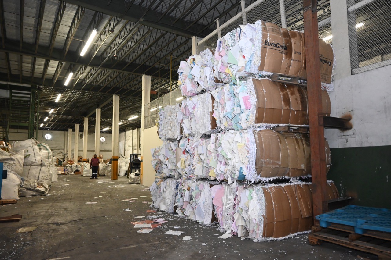 Cartón, hierro y aluminio lideran la lista de materiales reciclados para exportación en Panamá