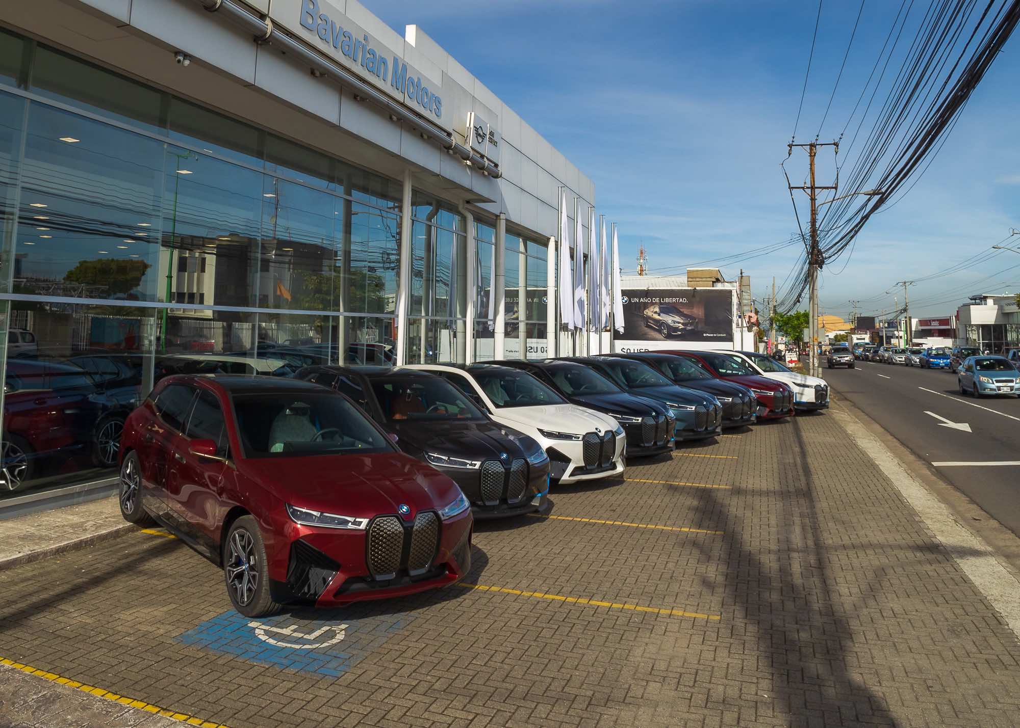 Venta de autos eléctricos de BMW crece 103% en el 2022