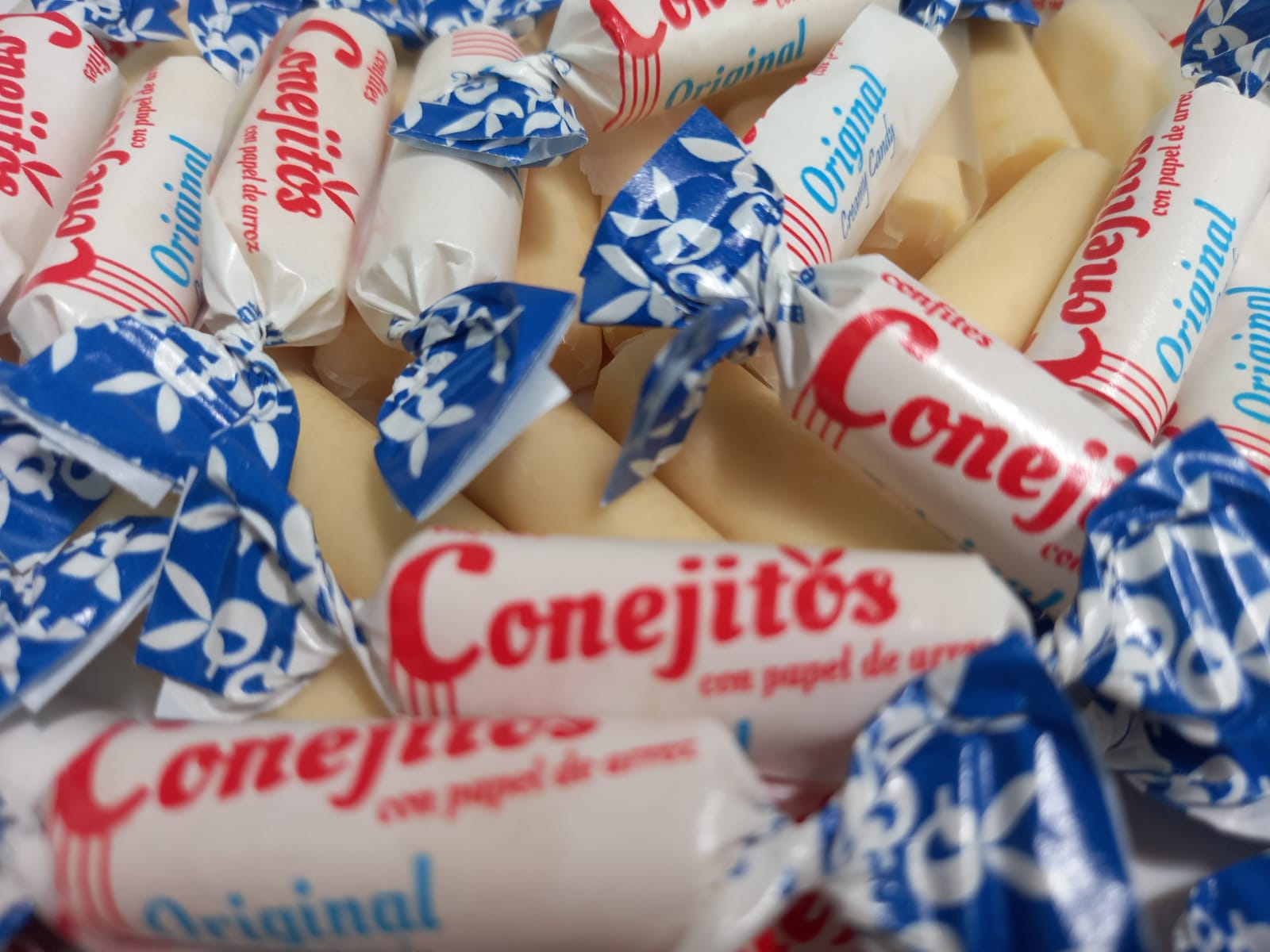 Canton trae de regreso los deliciosos “conejitos”, famosos confites con papel de arroz
