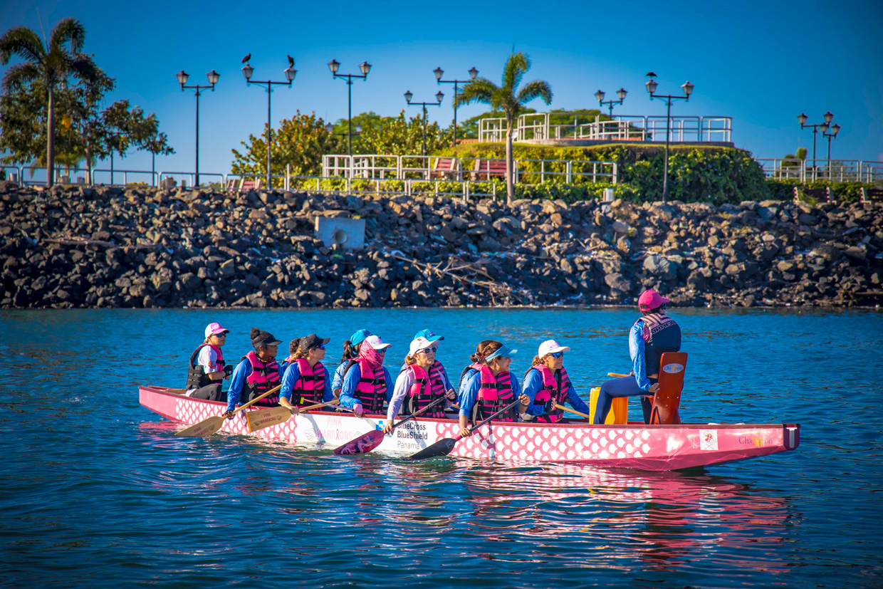 Guerreras que vencen dificultades remando