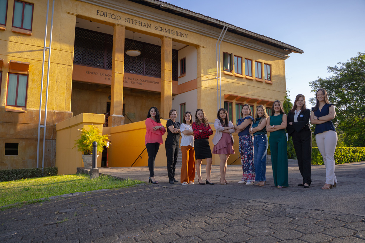 40 empresarias costarricenses recibirán becas para el programa Leads Academy for Women 2023 mediante alianza de Coope Ande e INCAE