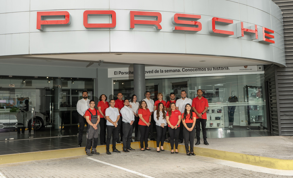 Porsche da premio Importador del Año 2021 a Alemautos Panamá y a Automotriz Alemana de Costa Rica
