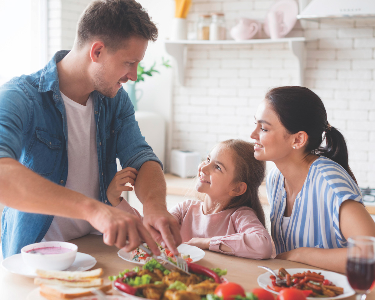 Nutricionistas piden evitar exceso de comidas, mantenerse hidratado y tener cuidado con el ayuno, durante Semana Santa