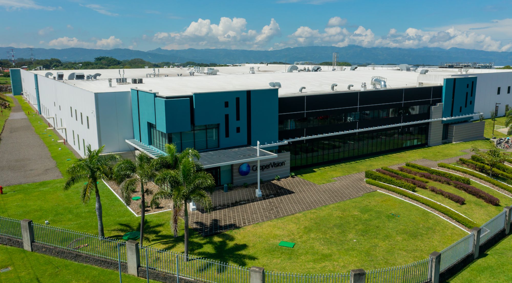 CooperVision invirtió US$220 millones en 6 años de operación en Costa Rica