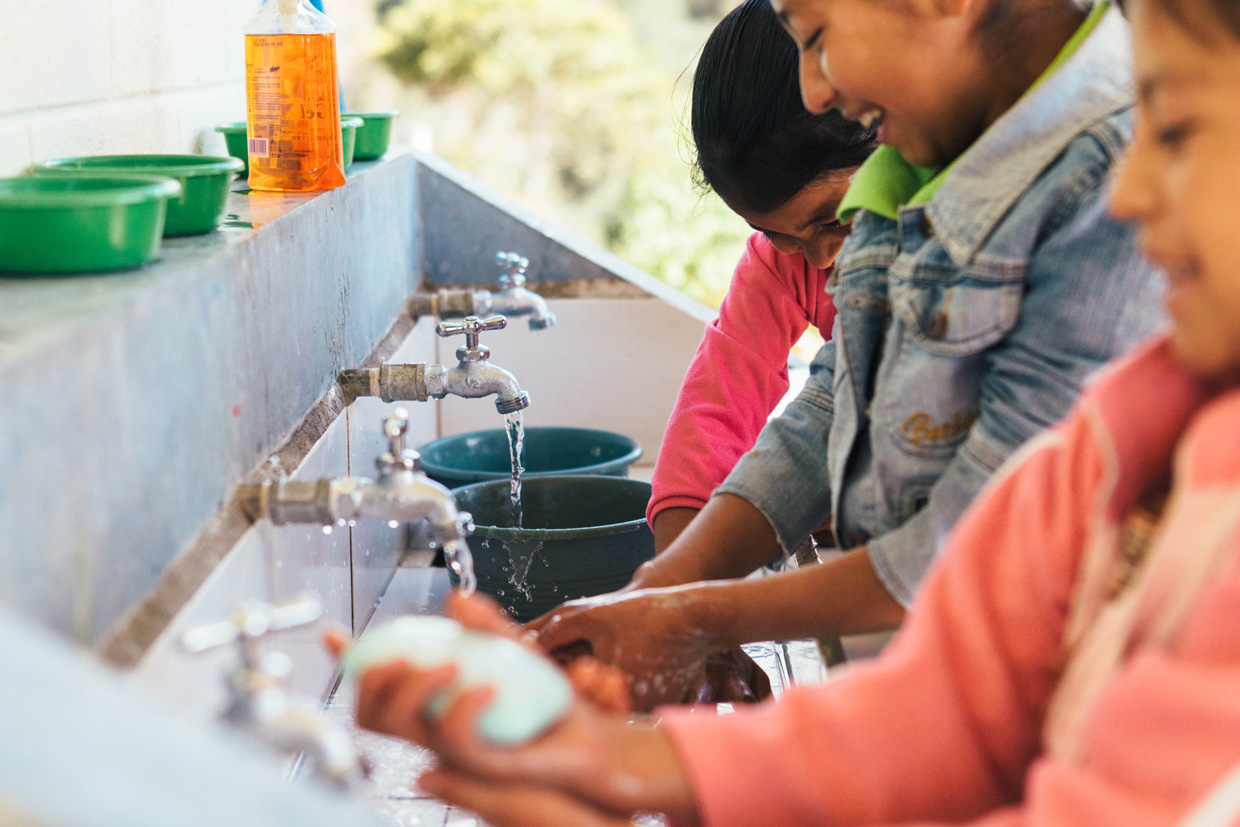 Kimberly-Clark promueve más acceso a saneamiento básico e higiene  para 2,5 millones de personas en Latinoamérica