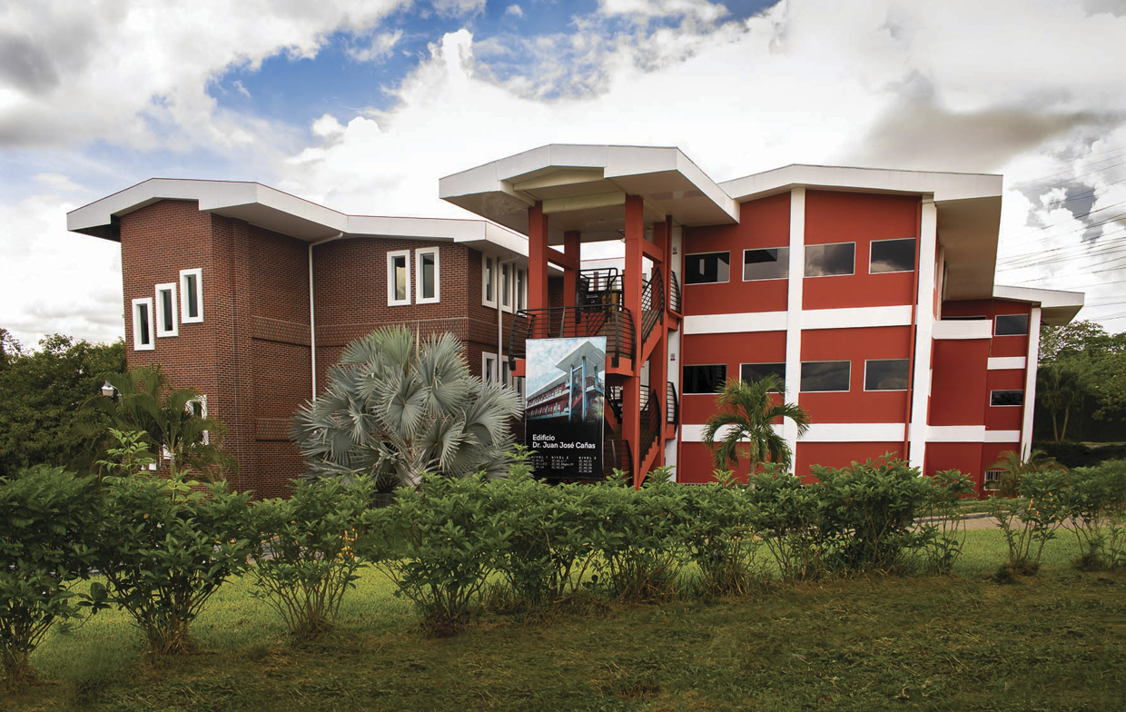 Universidad Gerardo Barrios, Pionera en Educación Virtual