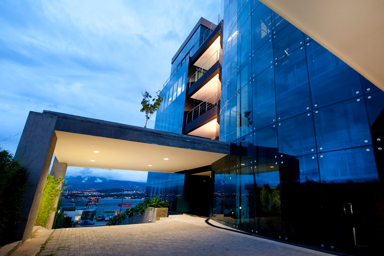 Cinco razones para establecer una oficina física en un centro de negocios