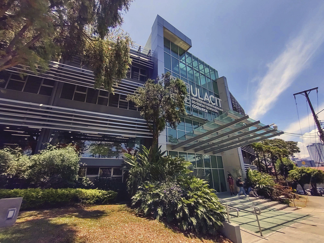ULACIT, Innovación y excelencia académica