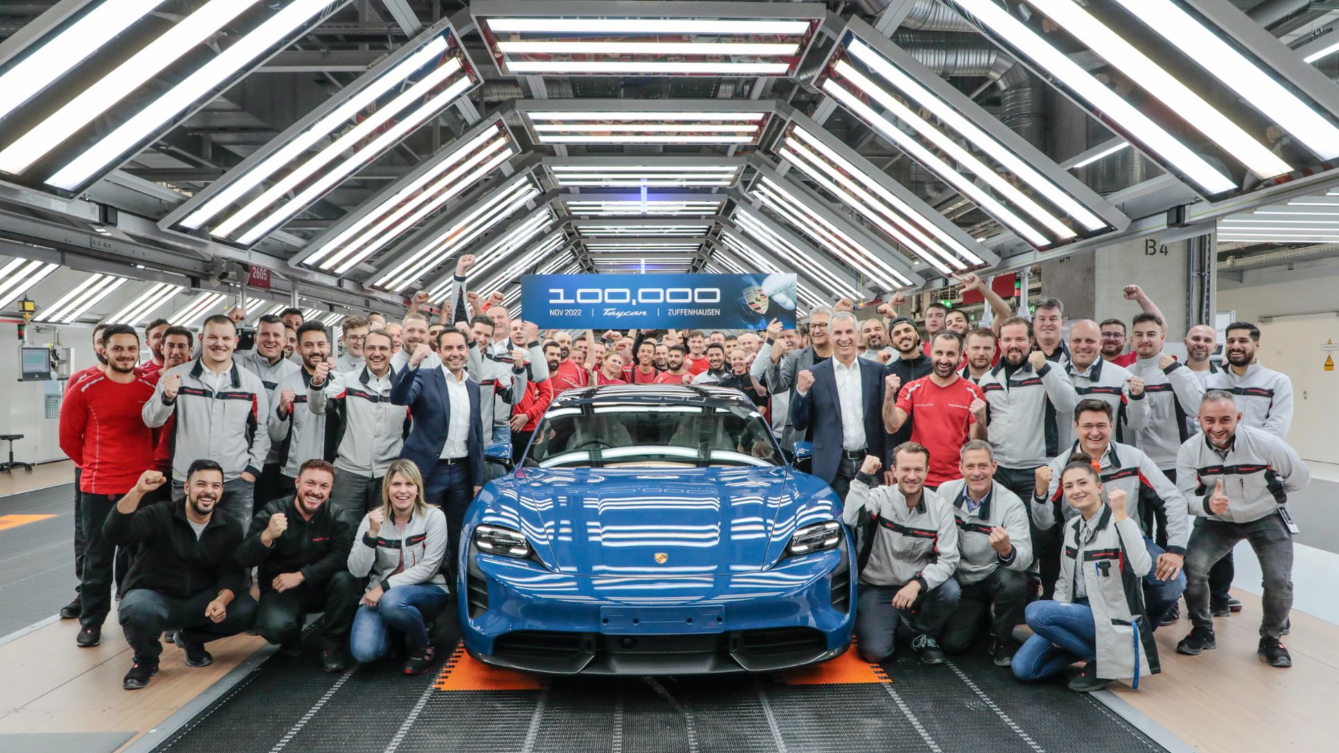 El Porsche Taycan alcanza las 100.000 unidades producidas