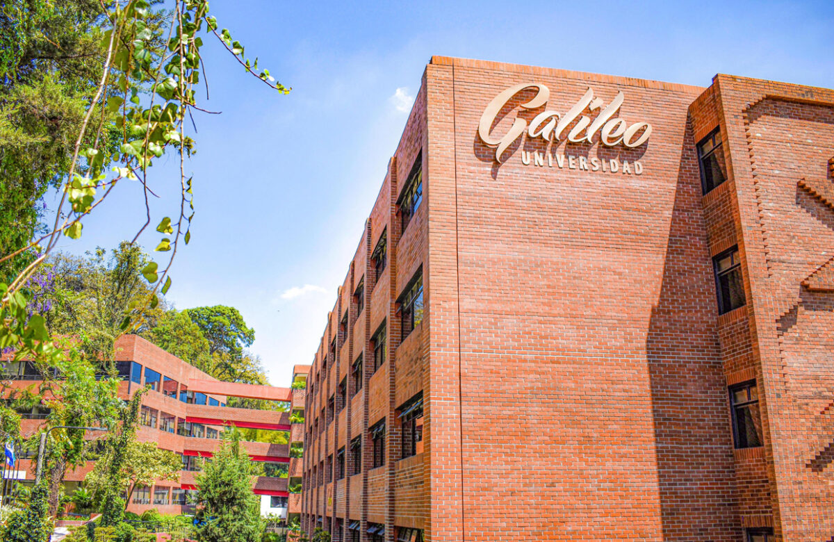 Universidad Galileo, Pionera con enfoque tecnológico