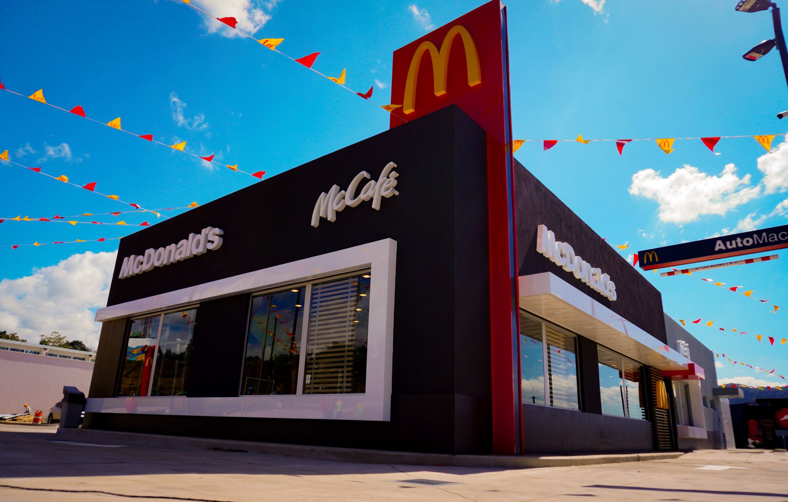 McDonald’s abre su primer restaurante en Palín, Guatemala