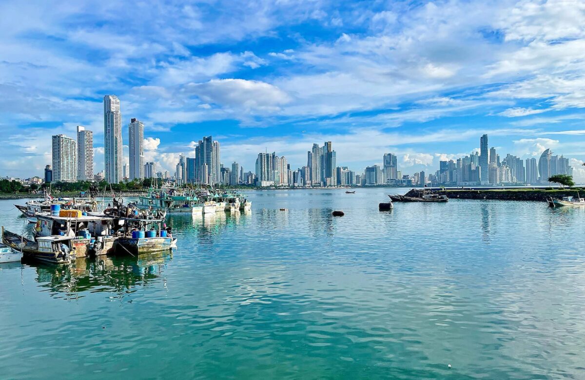 Panamá crecerá por lo menos un 5% este año, según el MEF