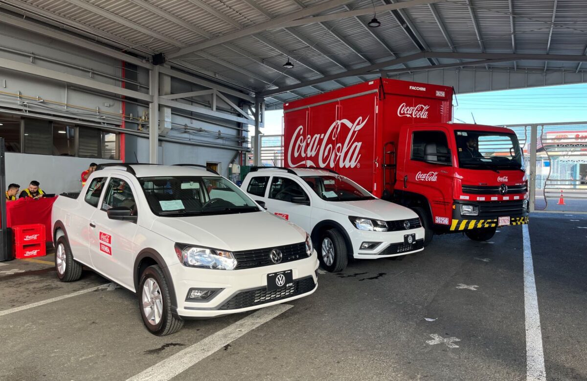 Coca-Cola FEMSA amplía su flotilla con camiones sostenibles y seguros en Costa Rica