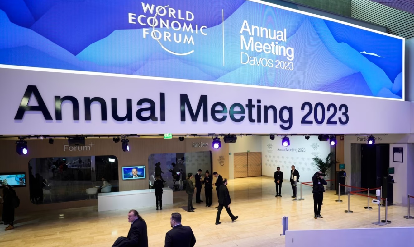 Ecuador busca atraer inversionistas en el Foro de Davos