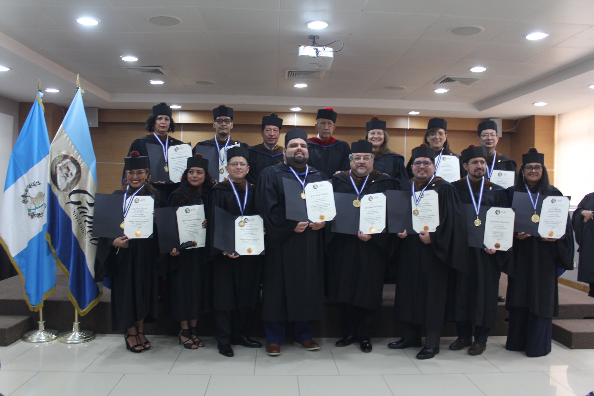 Universidad Galileo gradúa a la primera promoción de Maestría en Optometría Clínica y Terapia Visual en Centroamérica