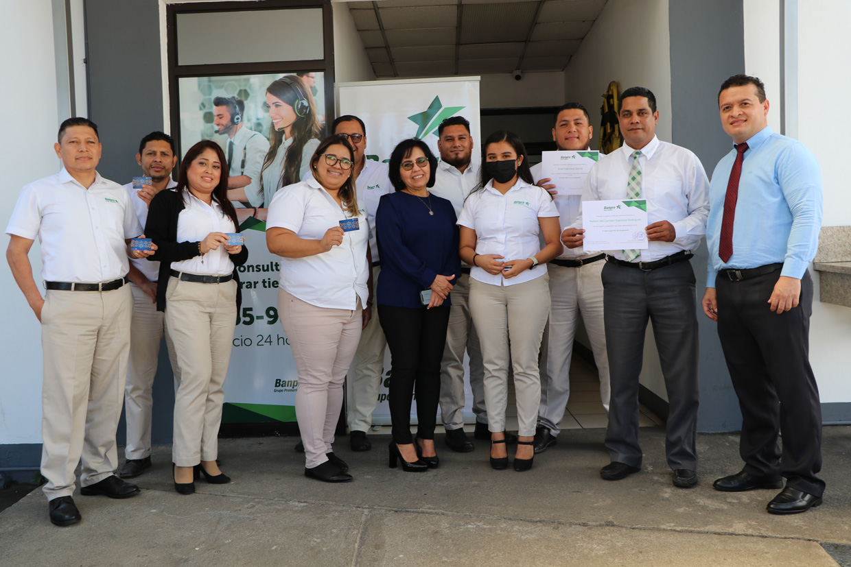 Banpro reconoce a sus colaboradores