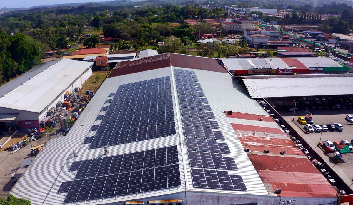 Grupo Rey celebra el día mundial de la energía con la inauguración de su primer proyecto de energía solar
