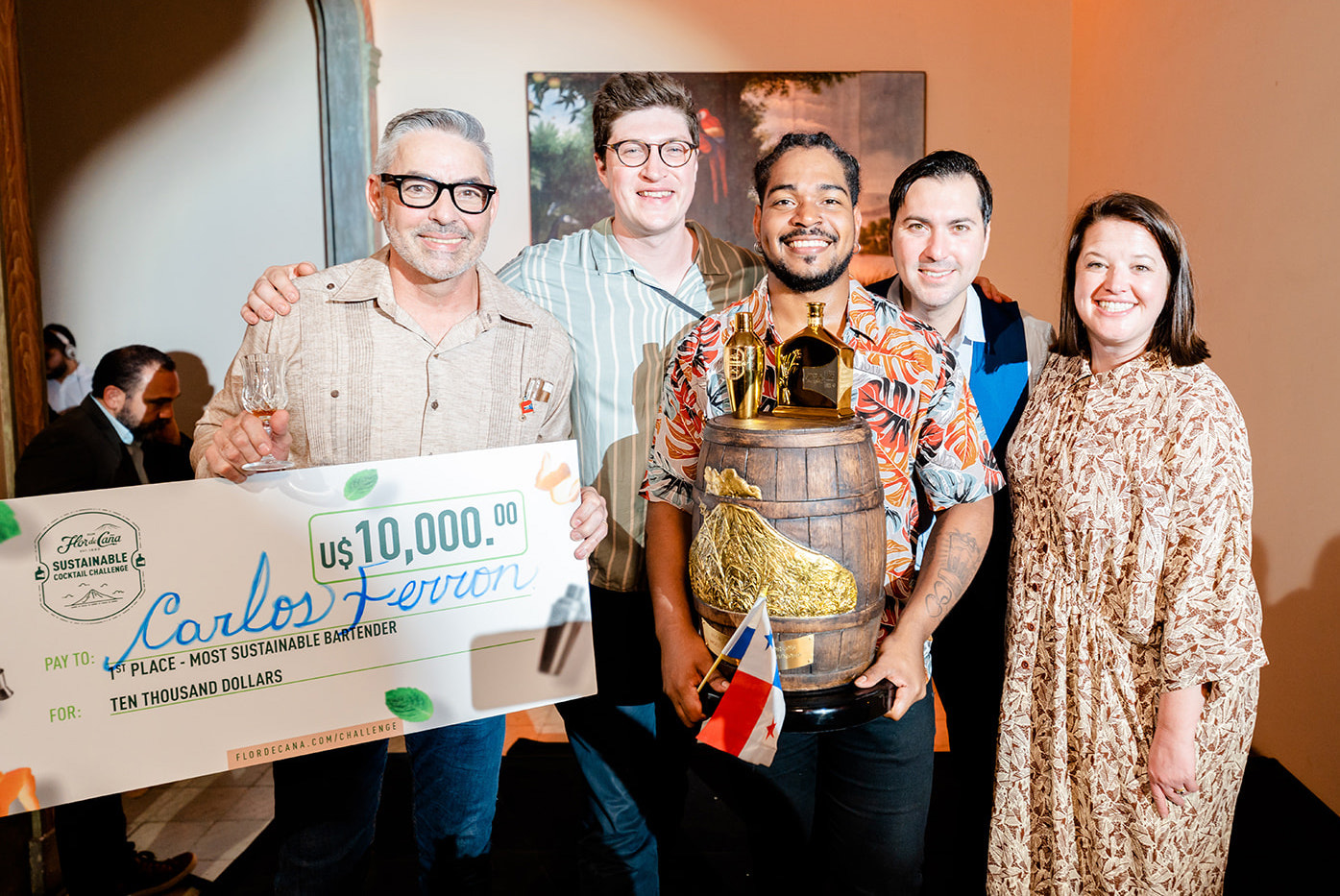 Carlos Ferron de Panamá gana la Final Global del Sustainable Cocktail Challenge de Flor de Caña