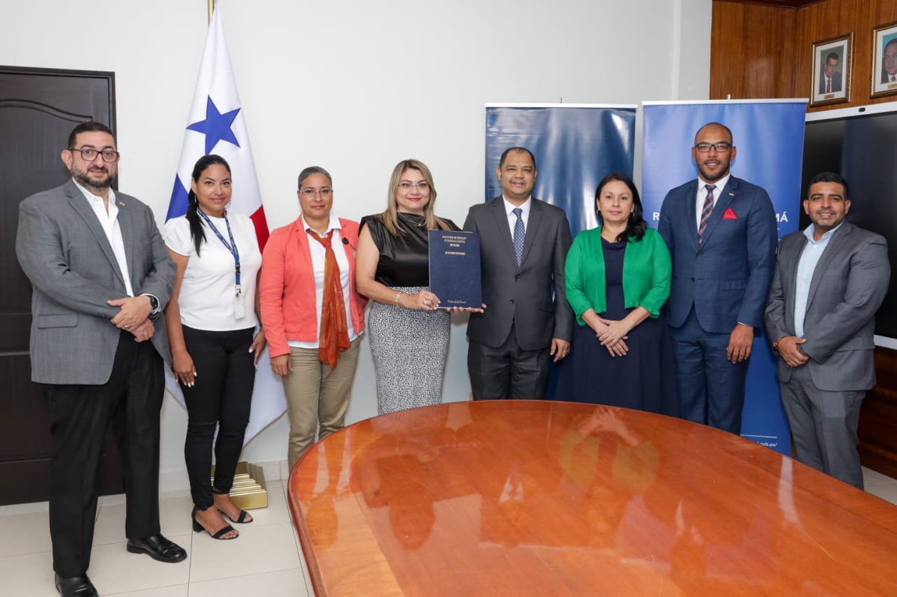 Productos Nevada en alianza con MITRADEL, se une al Programa “Aprender Haciendo”