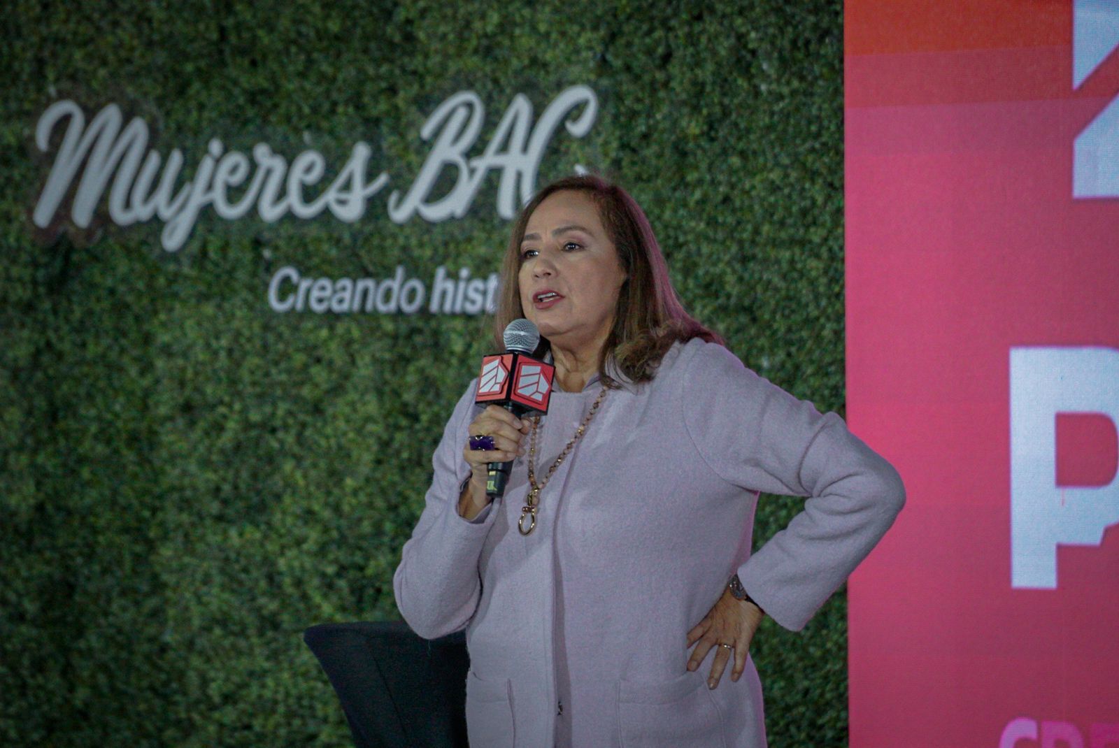 Primera mujer mexicana y migrante en ser tesorera de los Estados Unidos visitó Costa Rica para conmemorar el 8M