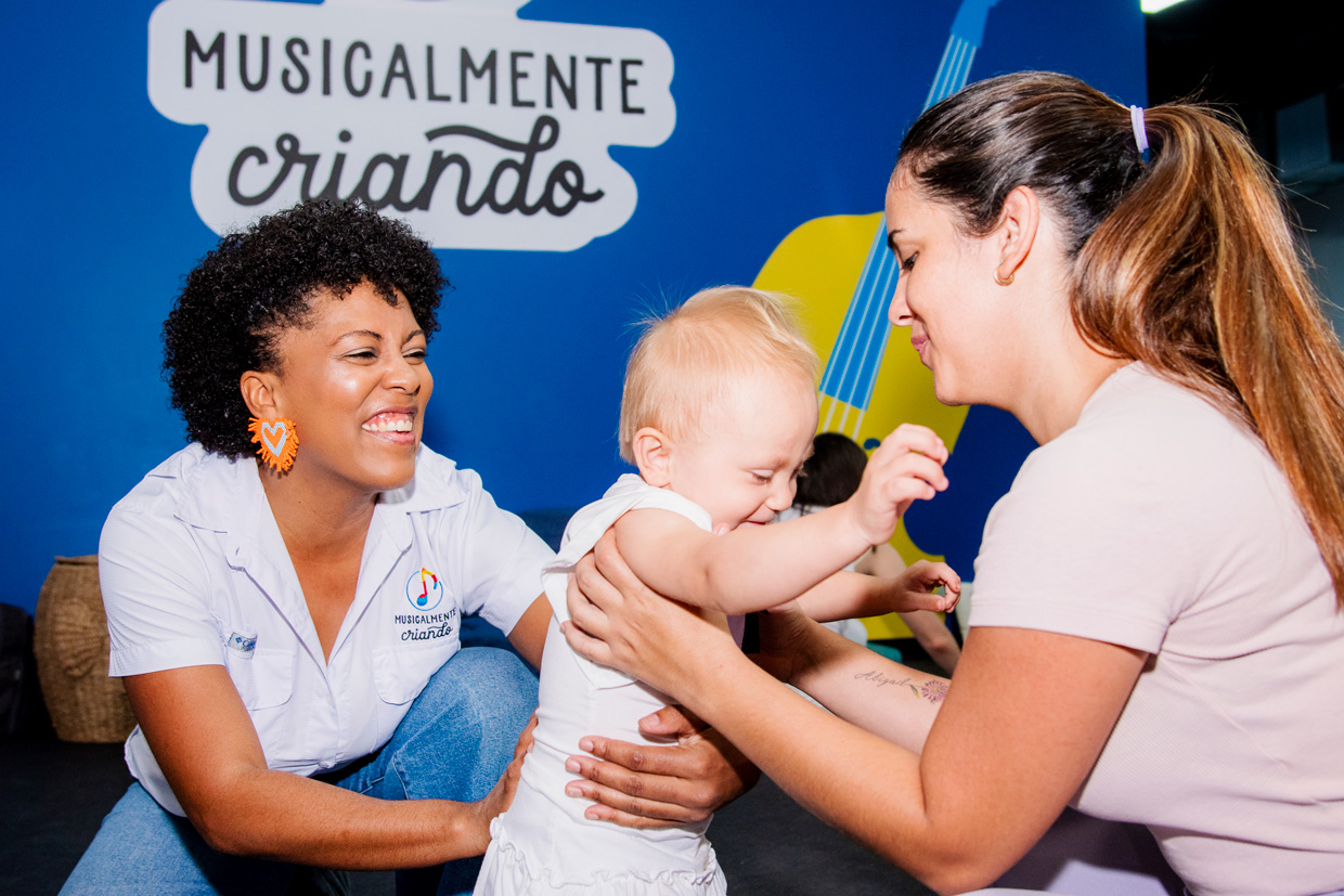 Mujer unió su amor por sus hijos y la música para crear “Musicalmente Criando”