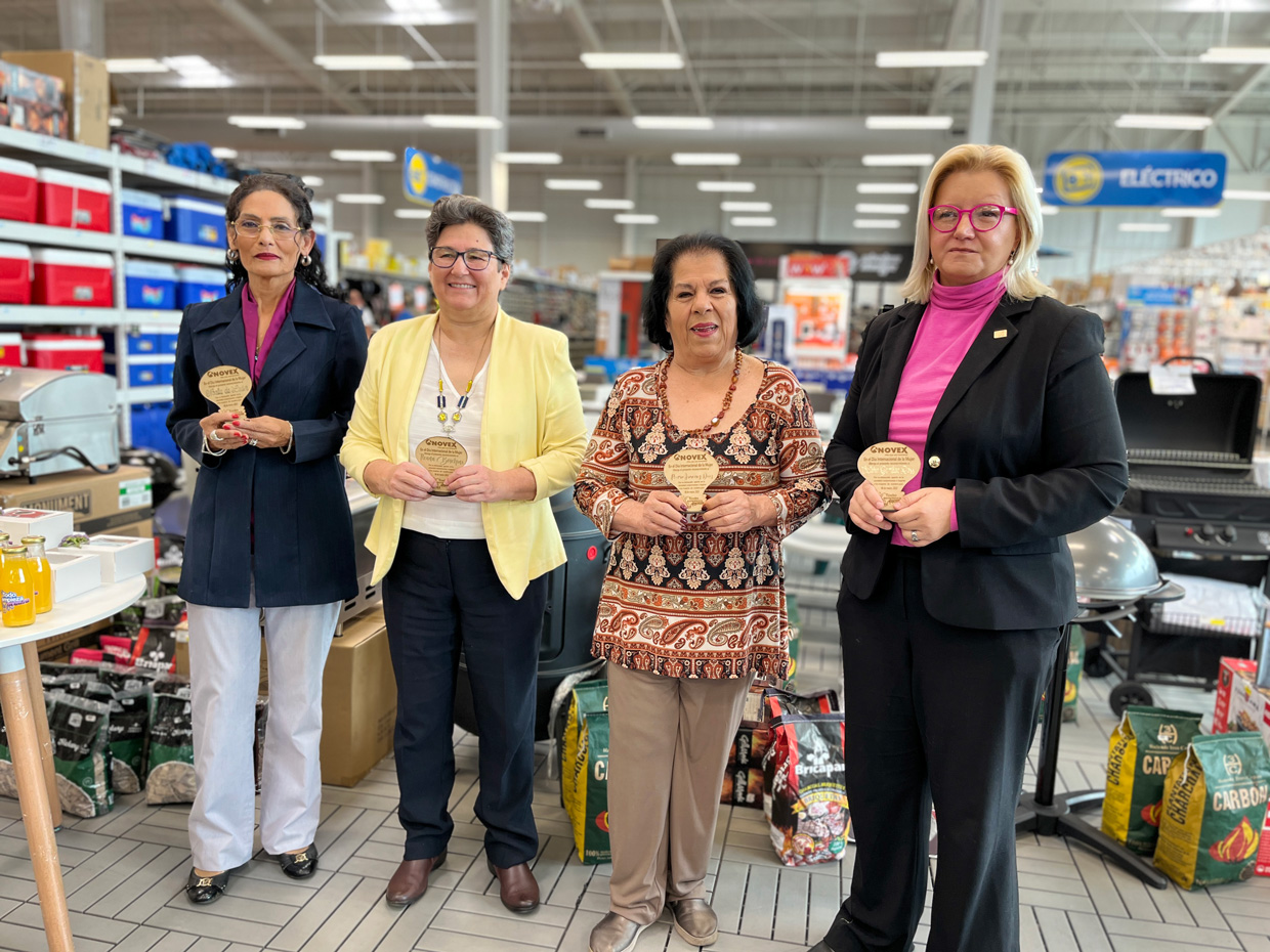 Cinco destacadas Mujeres que han dejado Huella en Costa Rica recibieron el galardón “Todo empieza por nosotras”