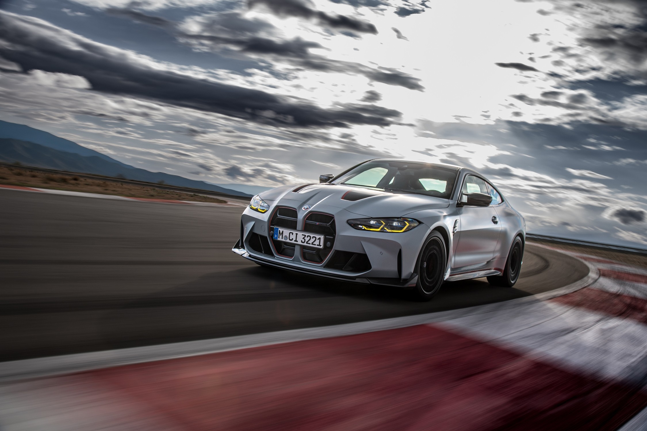 BMW M4 CSL, el nuevo modelo de la marca tiene una edición limitada de 1.000 unidades en el mundo y una se venderá en Costa Rica