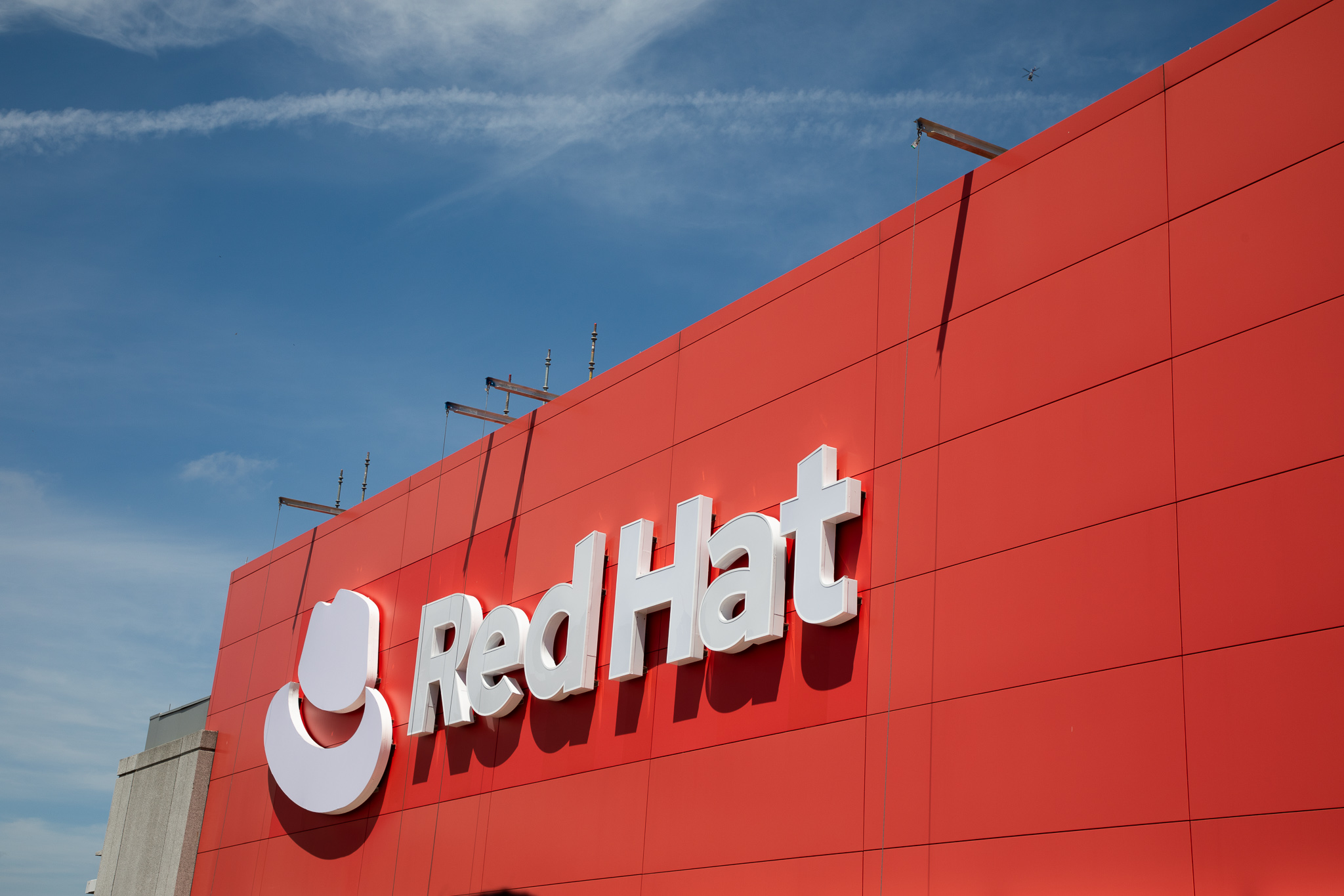 Red Hat suma 30 años de transformar organizaciones con el poder del código abierto