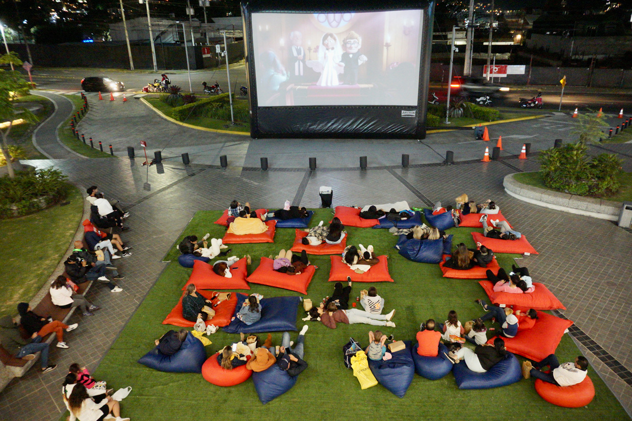 ¿Con ganas de ir al cine al aire libre? Disfrute de esta actividad el fin de semana en Escazú Village