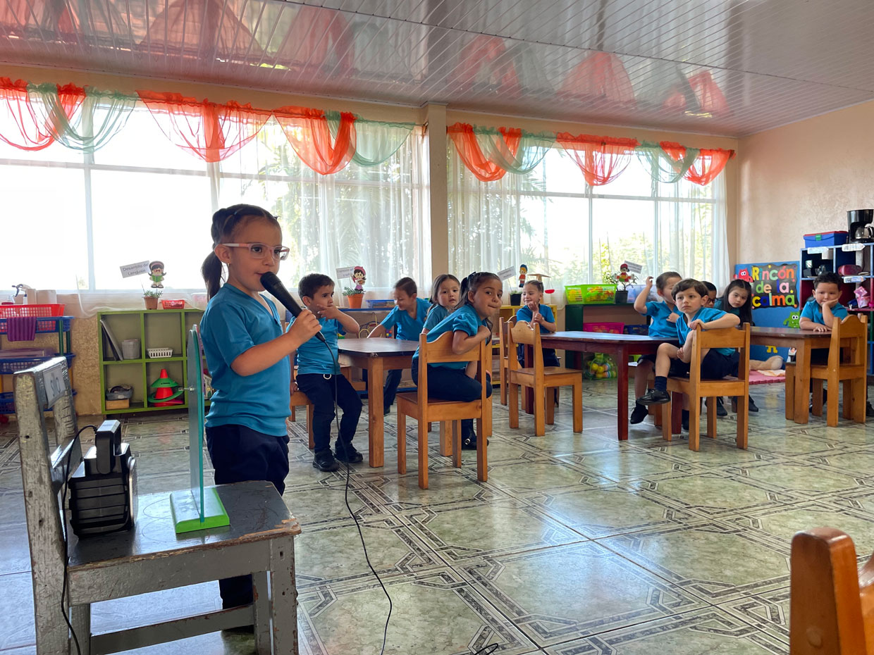 Más de 2.700 docentes de preescolar de escuelas públicas se benefician con un curso de capacitación y mejores prácticas educativas en Costa Rica