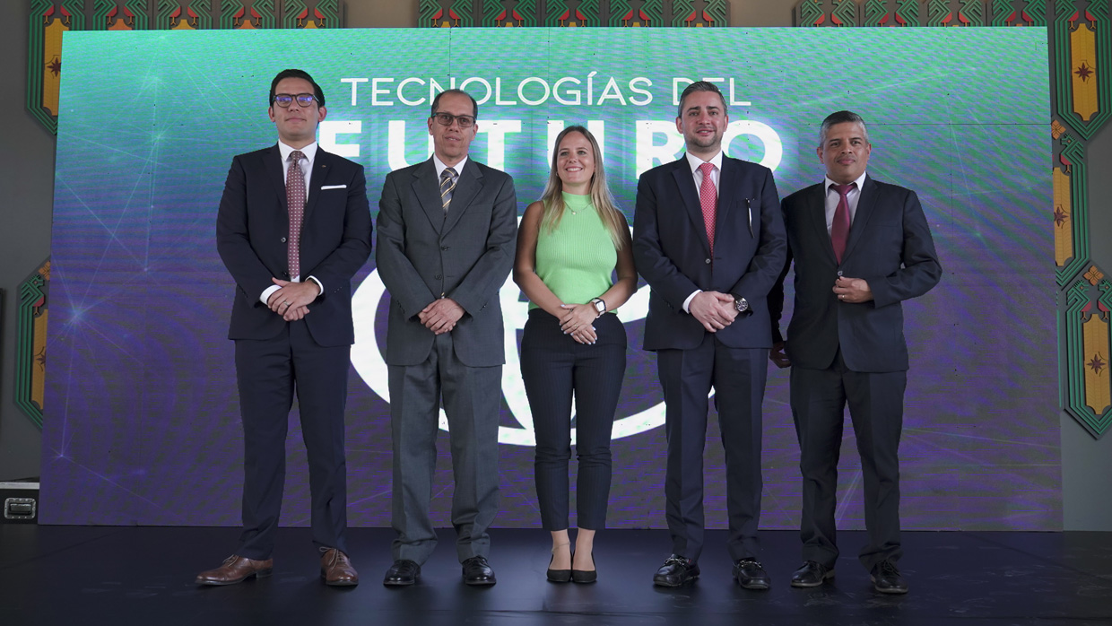 Toyota: Pioneros y líderes en vehículos electrificados