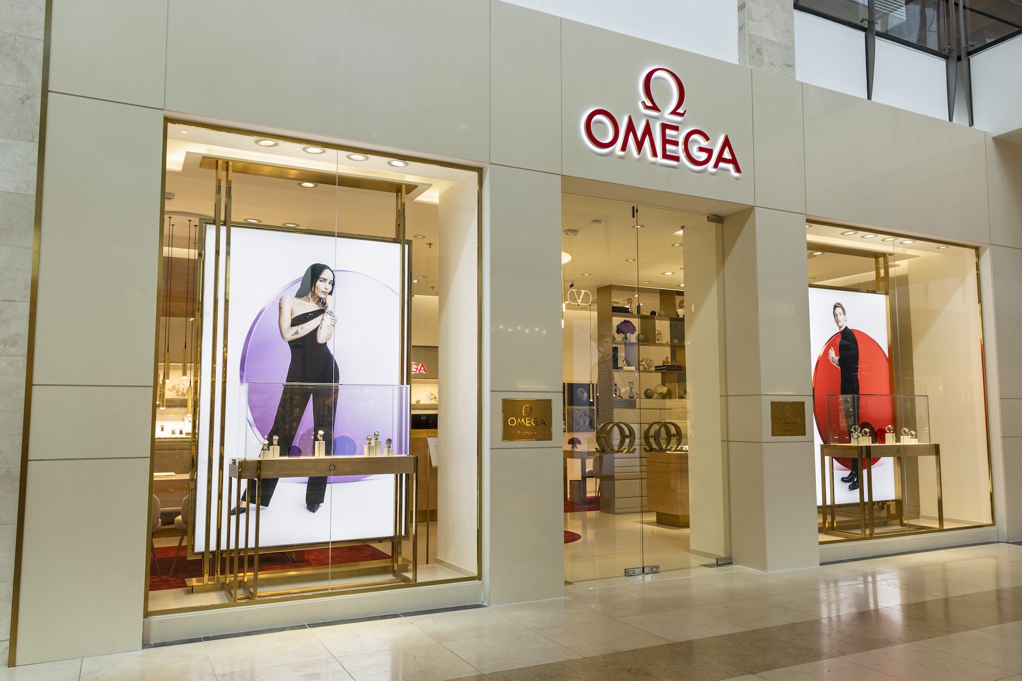 OMEGA presenta su renovado concepto de boutique en el Mall Multiplaza, en Panamá