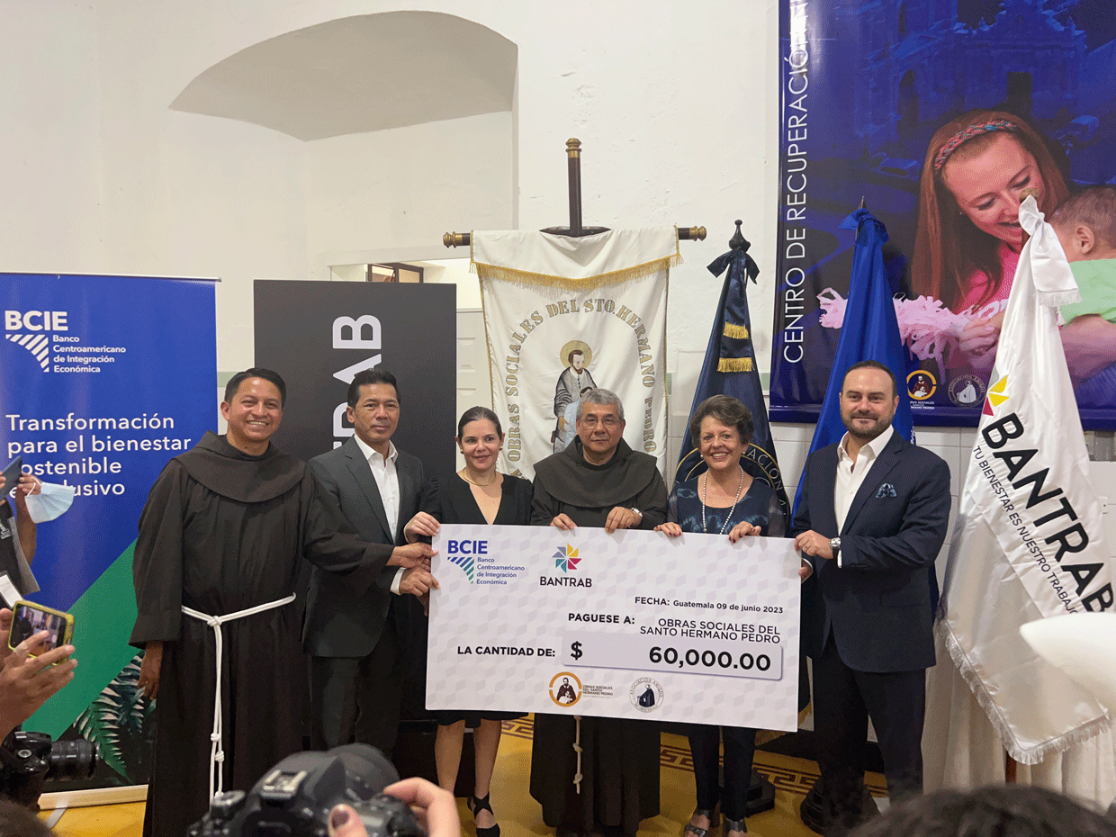 BCIE realiza donativo para fortalecer infraestructura del Hospital de las Obras Sociales del Santo Hermano Pedro