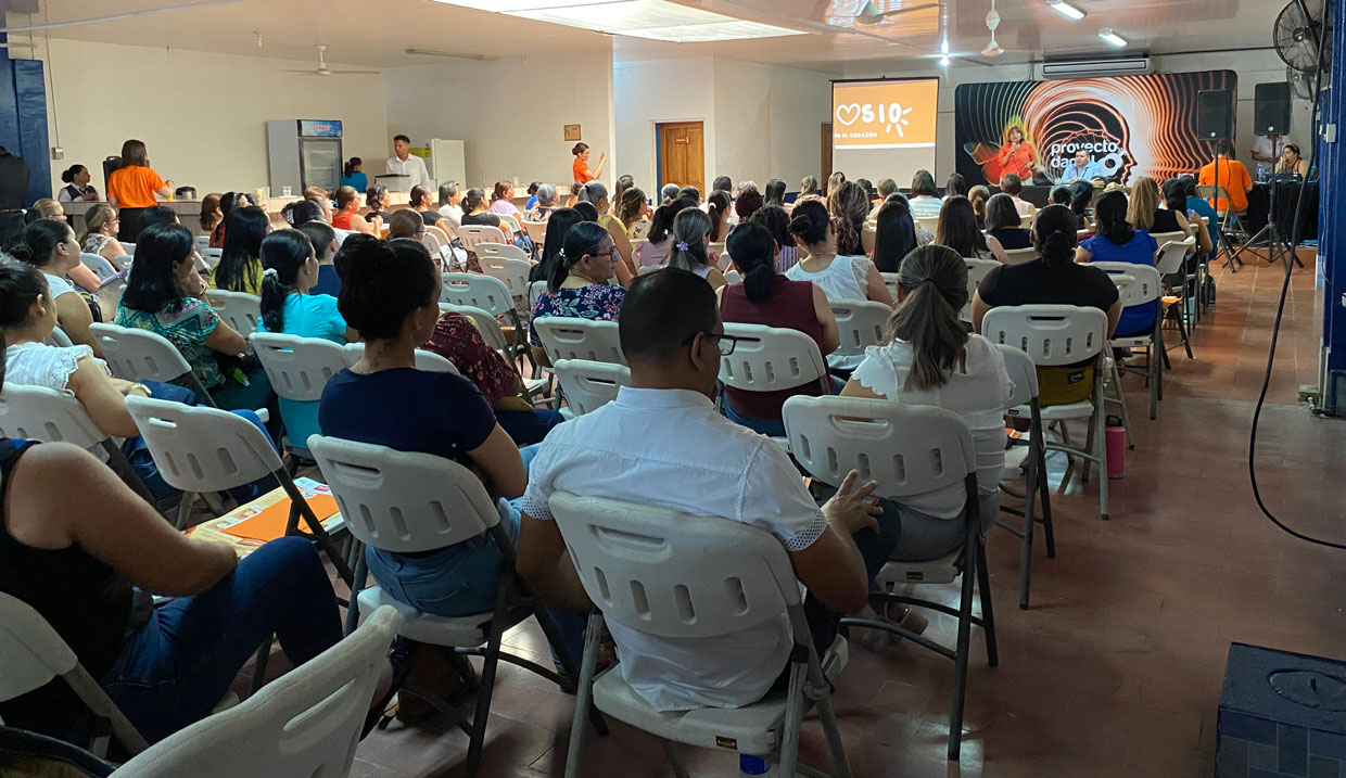 Profesionales en educación y salud participaron del VII Simposio Educando con el corazón