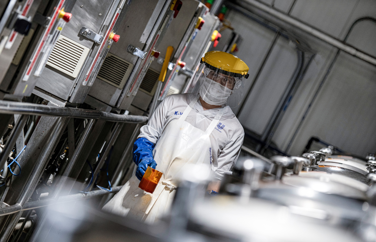 CNFL y Unilever firman acuerdo que garantiza el suministro de energía renovable