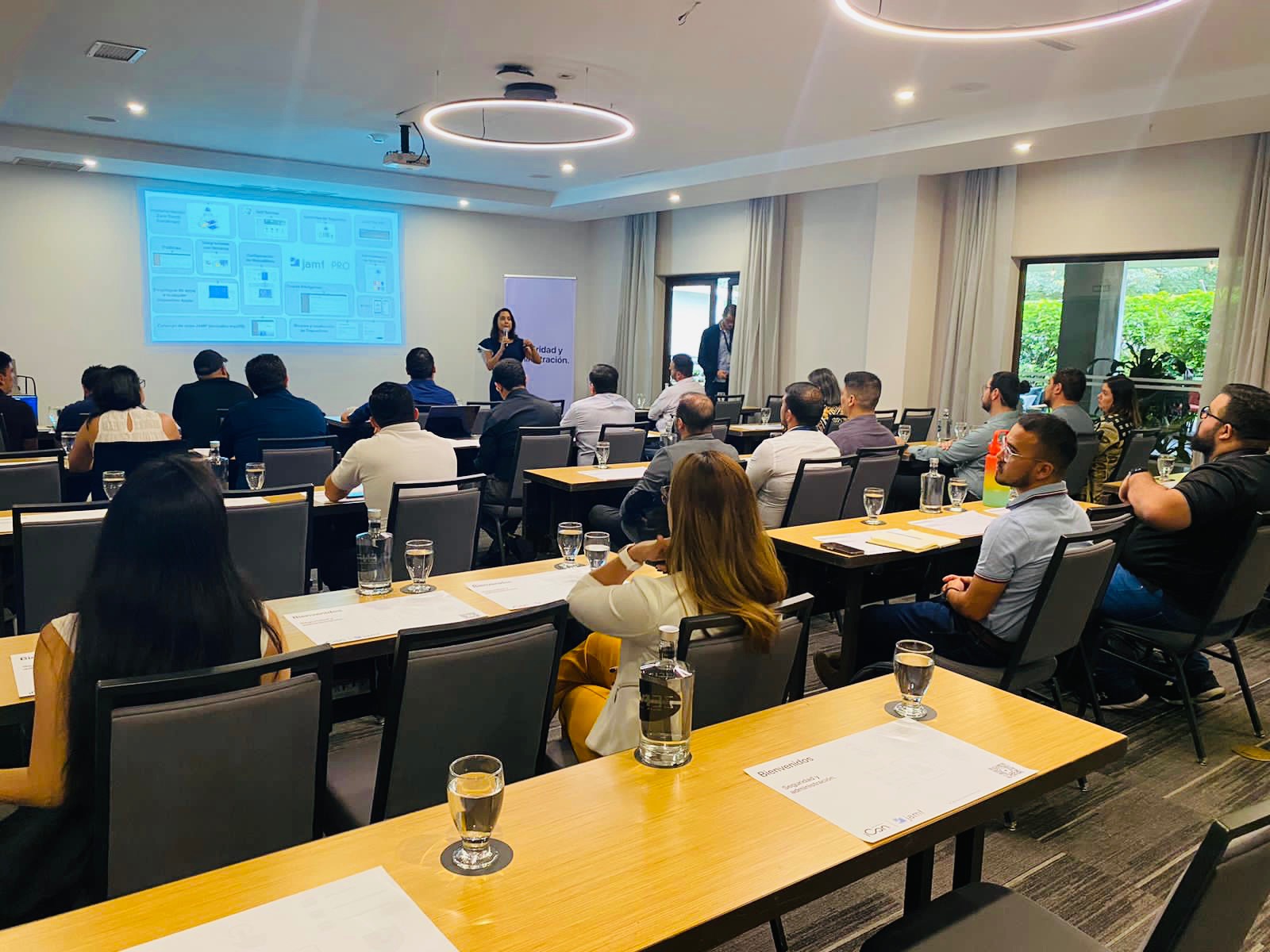 Un software integral que administra una empresa a tan solo un clic