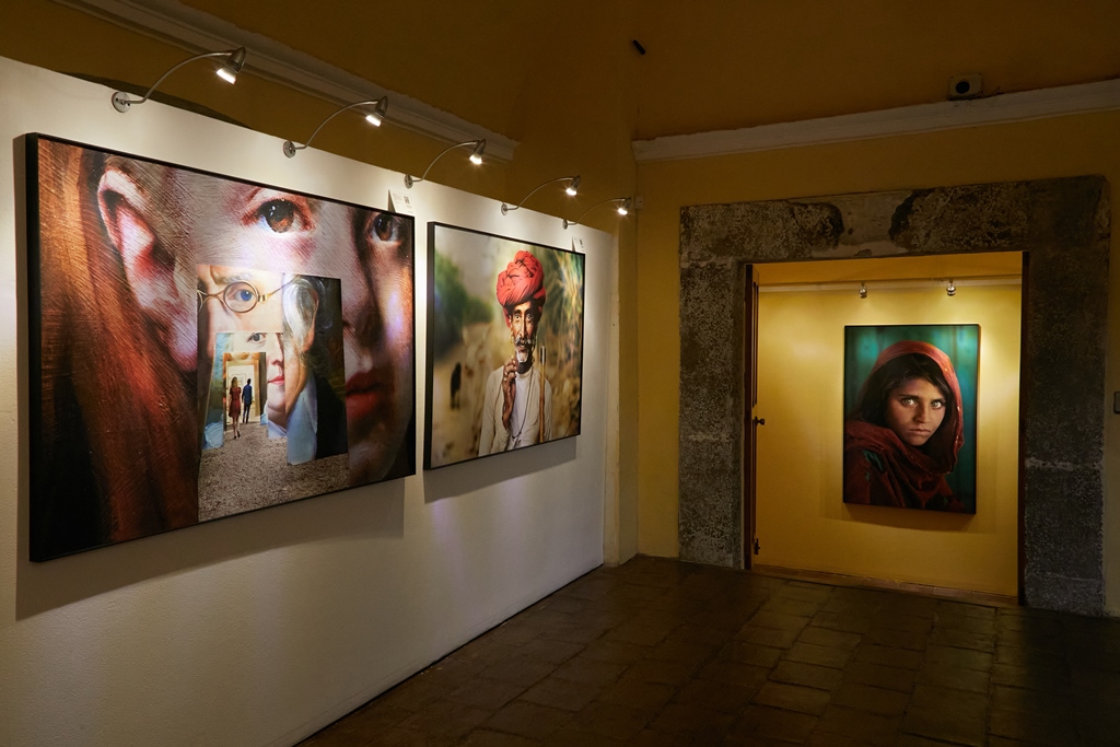 Exposición fotográfica de Steve McCurry impresa con la tecnología y calidad de Epson