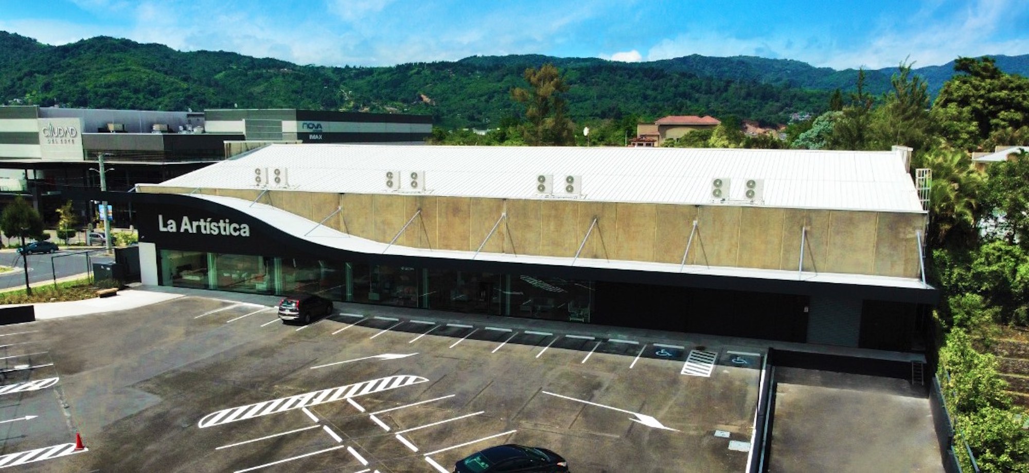 La Artística celebra 90 años de excelencia y legado en el mercado costarricense