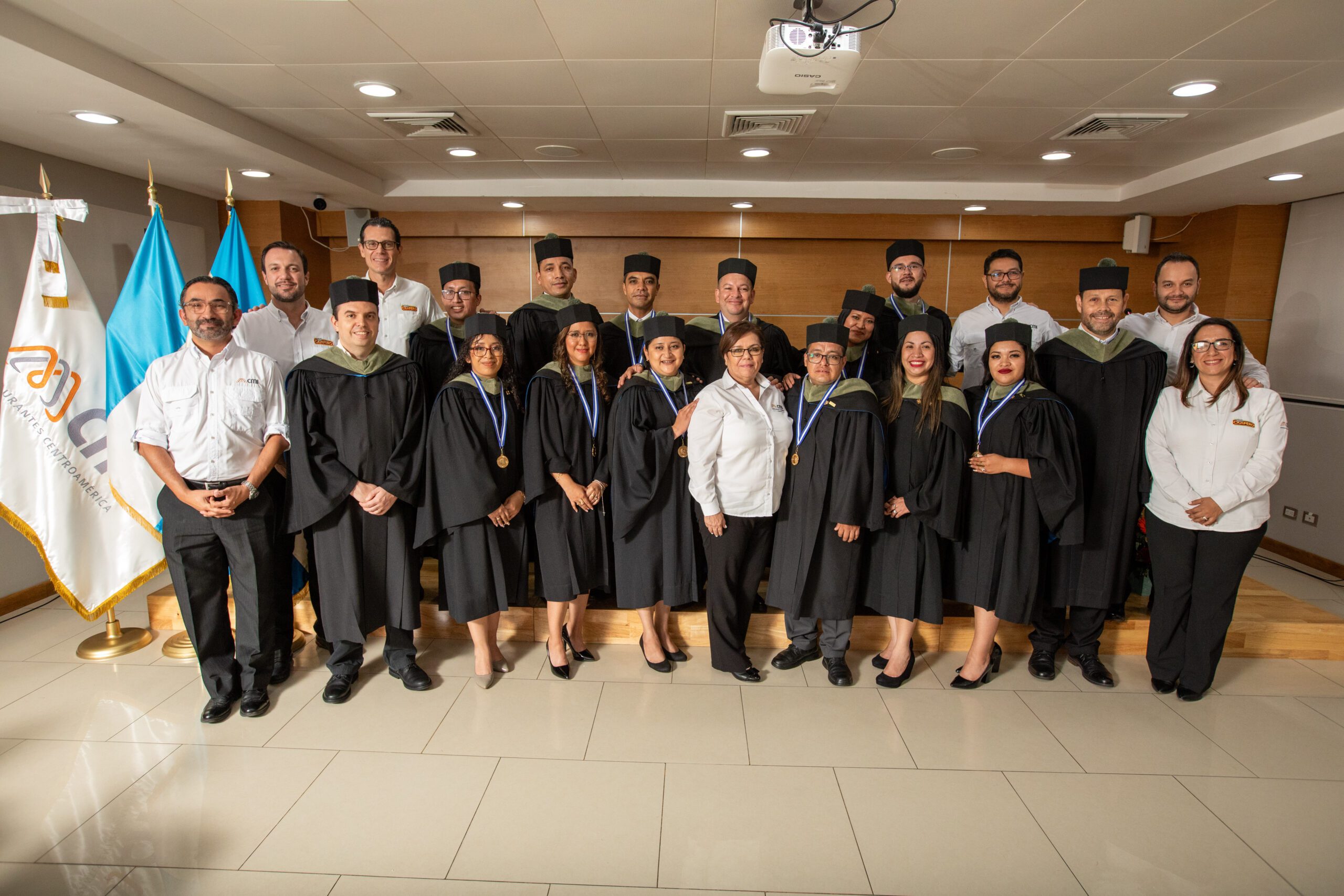 CMI reafirma su compromiso con la educación al graduar a la primera promoción de administradores del Instituto Campero